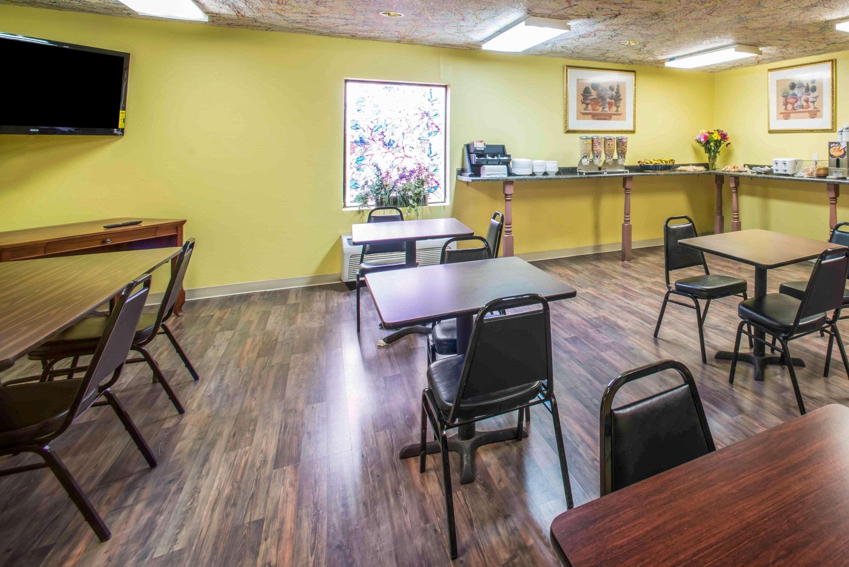Econo Lodge Marion Esterno foto